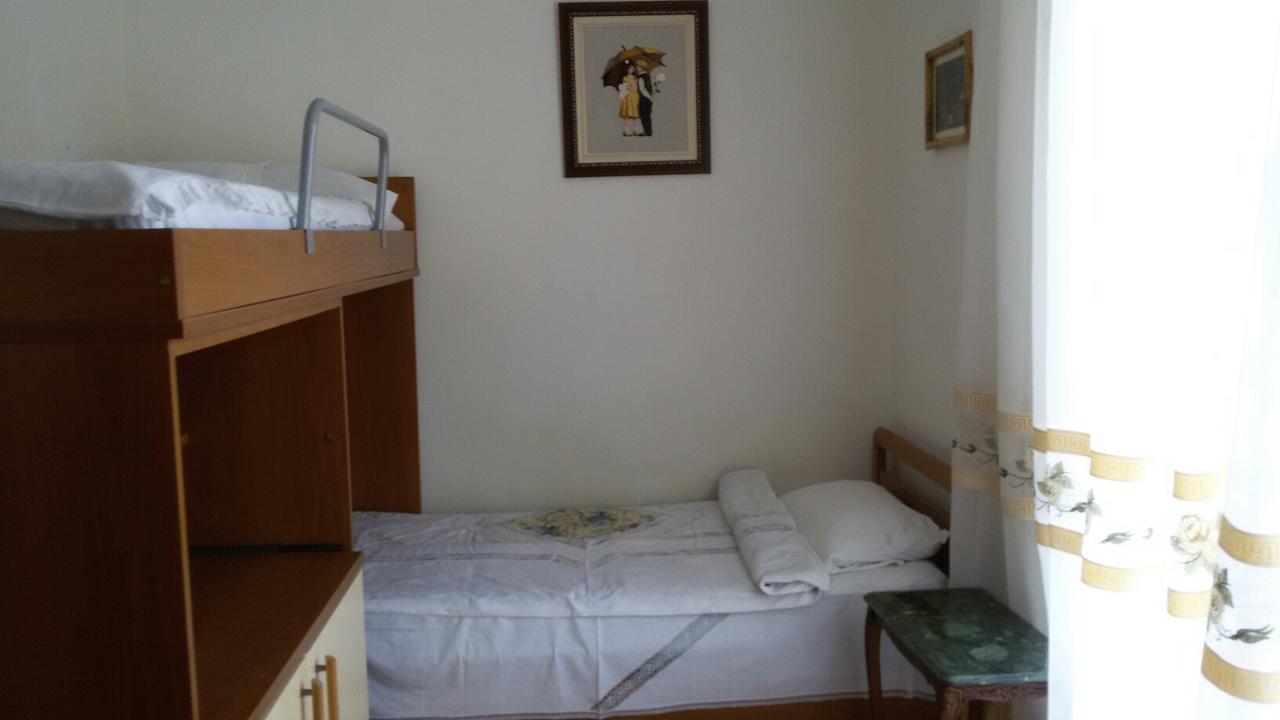 Apartment Botanicheskiy Sad Sutomore Extérieur photo