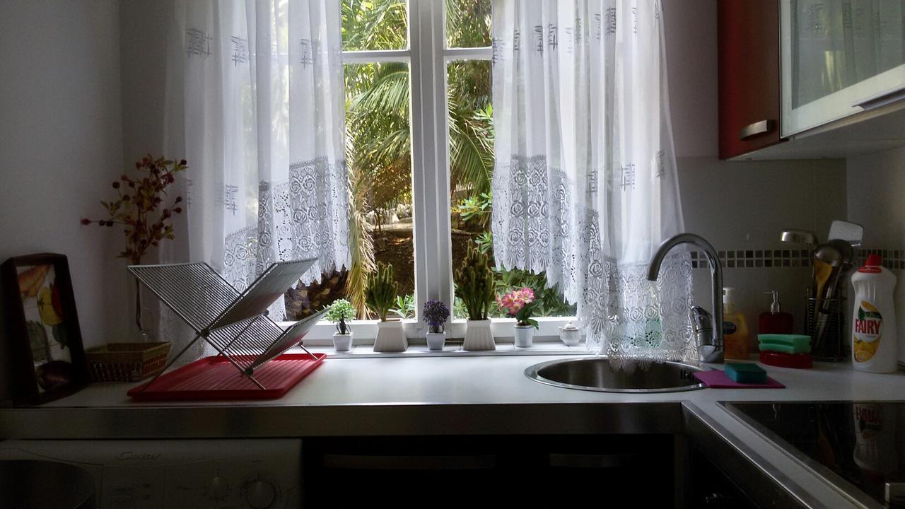 Apartment Botanicheskiy Sad Sutomore Extérieur photo